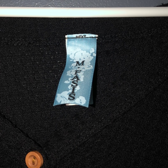 sweater - Picture 3 of 3